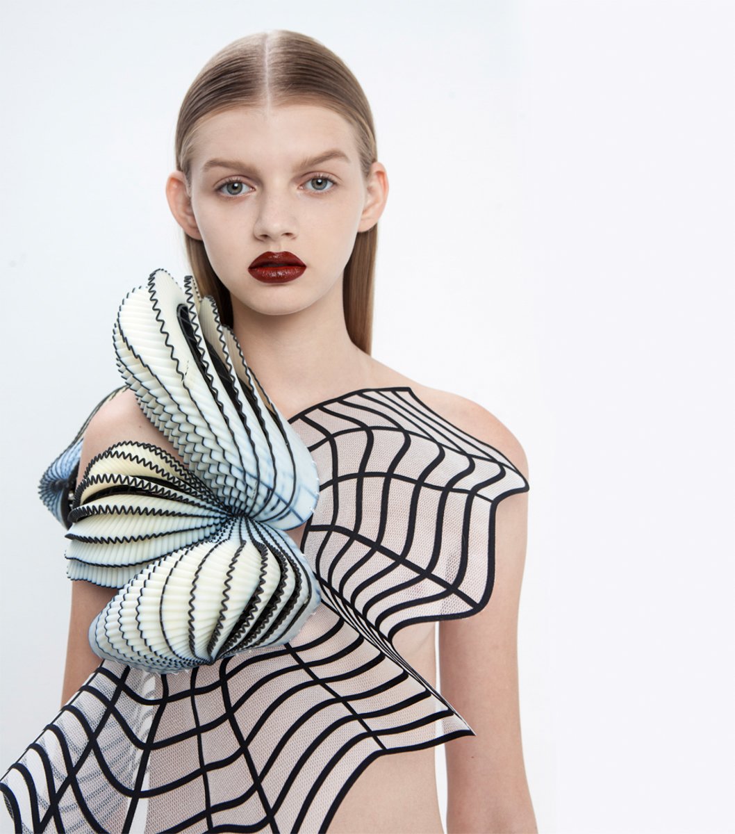 Madisonsinnov8's tweet photo. Advaced 3-D printing @Noaraviv @designmilk @stratasys #advanced3-dprinting #innovativefashion @Stratasys #fashion https://t.co/95M38hvqb7