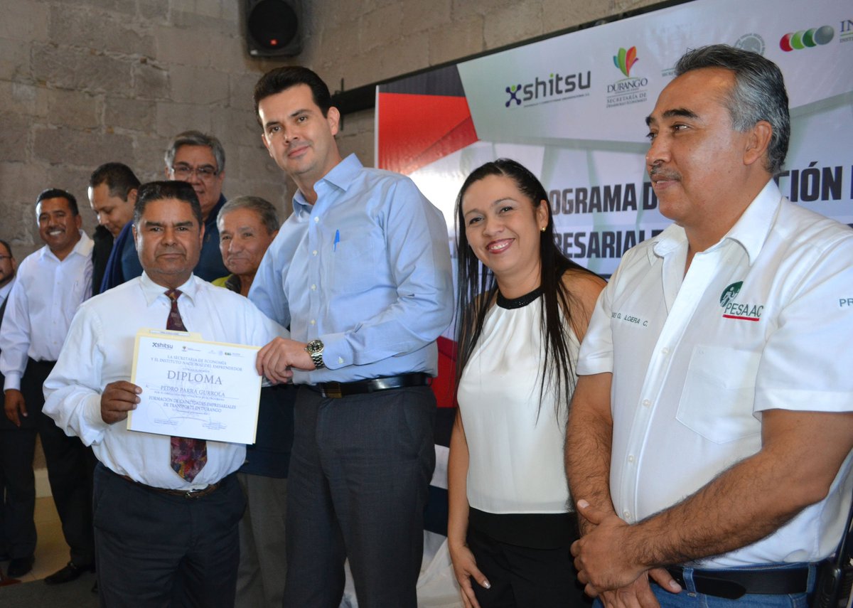 <a href="/RNavarreteG/">Ricardo Navarrete G.</a> clausuró el curso de capacitación  y profesionalización a 90 choferes de taxis