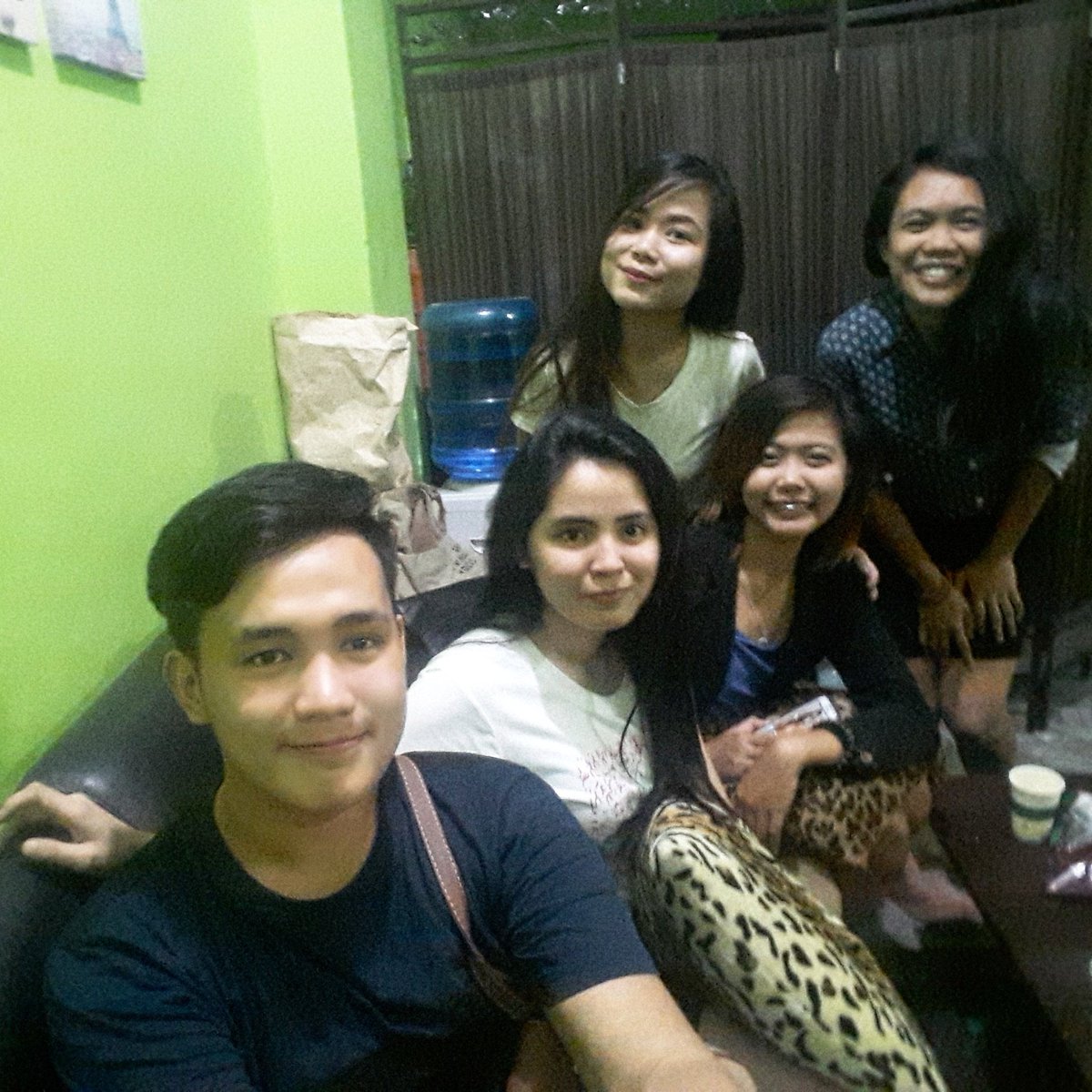 kristinavendano's tweet photo. Reunited! 😄💕 #2amhits #realtalksession #truthhurts #realitybites https://t.co/W0o9wkIQFQ