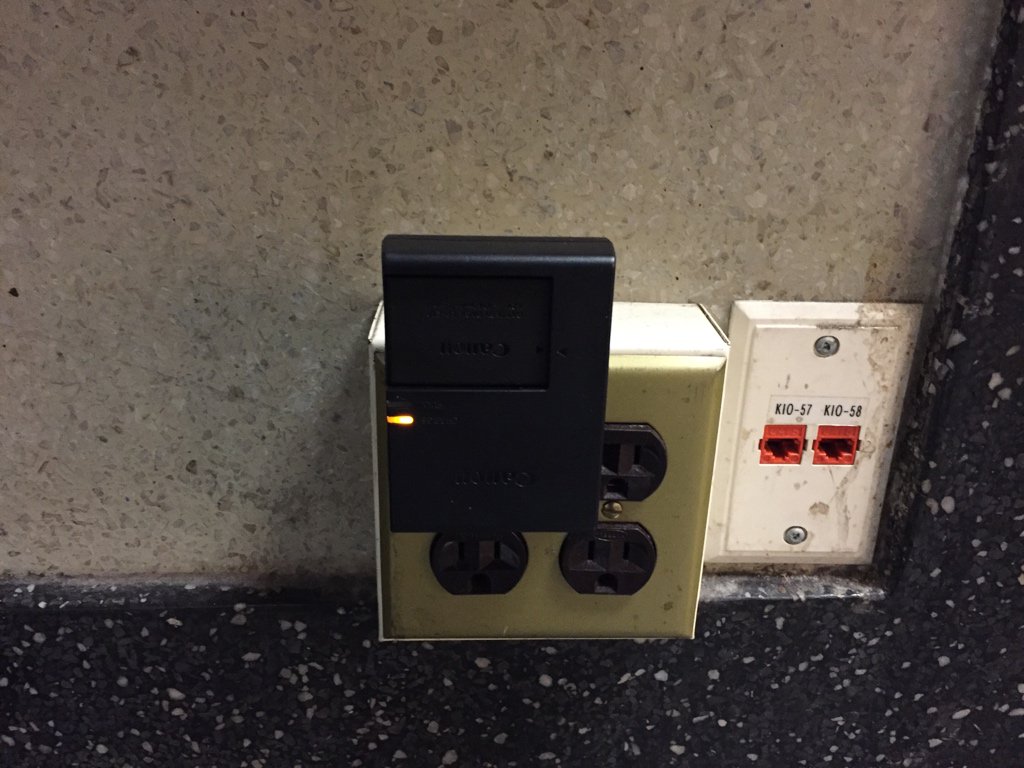 Bongirll's tweet photo. At the Museum of Natural History and the battery runs out on your camera you find an outlet anywhere you can. https://t.co/OMdFz0t8zN