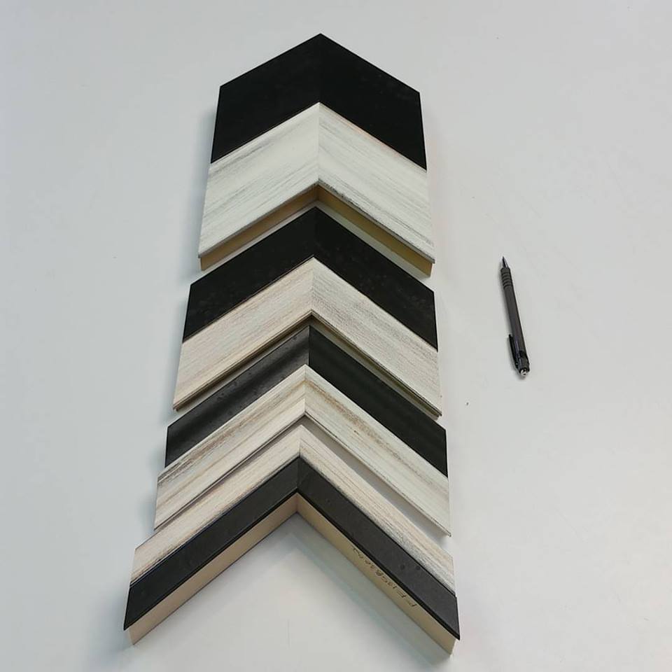 DallasFrameArt's tweet photo. New "COUNTRY" moulding line from #romamoulding 4 new profiles, 2 colours #yegarts #dallasframes #yeglocal https://t.co/22DwDgj4XO