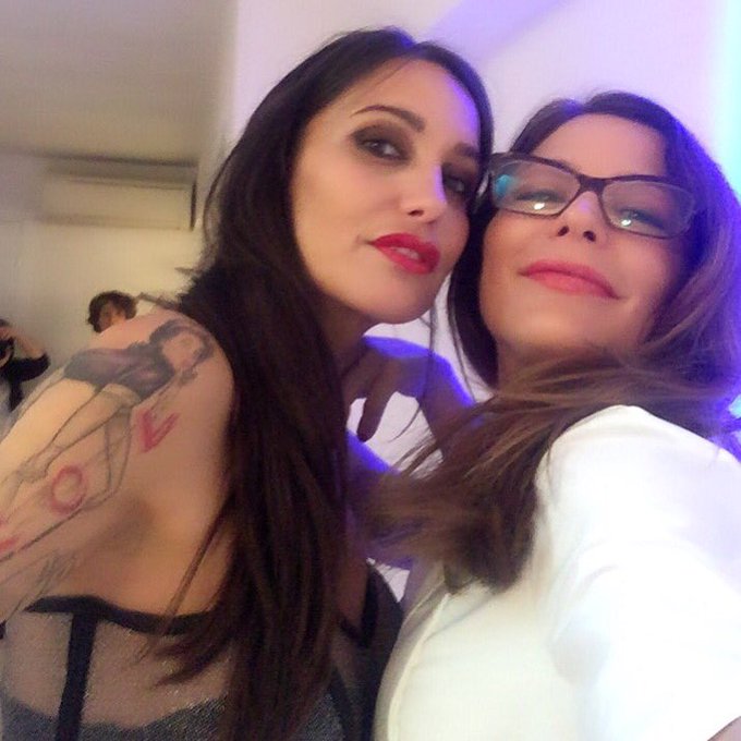 Foto di set. Coffish @siriadefazio @pulcepalma @GPanellaa @YariPower @annalisa https://t.co/qjSWdwRI<a class="tags" target="_blank" title="On Twitter" href="/?out=eyJ0eXAiOiJKV1QiLCJhbGciOiJIUzUxMiJ9.eyJpYXQiOjE3MzA5NDY2MzIsImlzcyI6InR3cG9ybnN0YXJzLmNvbSIsIm5iZiI6MTczMDk0NjYzMiwiZXhwIjoxNzYyNDgyNjMyLCJyZWRpcmVjdF91cmwiOiJodHRwczovL3R3aXR0ZXIuY29tL3NpcmlhZGVmYXppbyJ9.wO_IJcQANAH0oRgK0VNzzhQJtb-XBPESLWgM43FtCfy48xNb0jdI-XPavsdpAEnHbx8r2VCrL1glOLGsvMGkCQ">@siriadefazio</a><a class="tags" target="_blank" title="On Twitter" href="/?out=eyJ0eXAiOiJKV1QiLCJhbGciOiJIUzUxMiJ9.eyJpYXQiOjE3MzA5NDY2MzIsImlzcyI6InR3cG9ybnN0YXJzLmNvbSIsIm5iZiI6MTczMDk0NjYzMiwiZXhwIjoxNzYyNDgyNjMyLCJyZWRpcmVjdF91cmwiOiJodHRwczovL3R3aXR0ZXIuY29tL3B1bGNlcGFsbWEifQ.yp2Oa5WOIMmBtm5tfTAZKtbZLl8_OoTbozoYucimTJRg_cElYQIkpqHK8wP_rttMJIsZO0fJ2b9ZSTnB0f7zww">@pulcepalma</a>