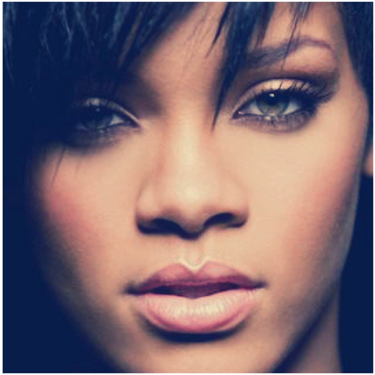 nkiruko's tweet photo. Rihanna @badgalriri #BBHMM https://t.co/VyNj1XhH2w