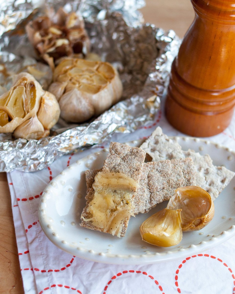 rkeyserling's tweet image. Make Roasted Garlic in 15 Minutes with This… dlvr.it/KrYjFZ #TipsTechniques #Appliances #CookingMethods