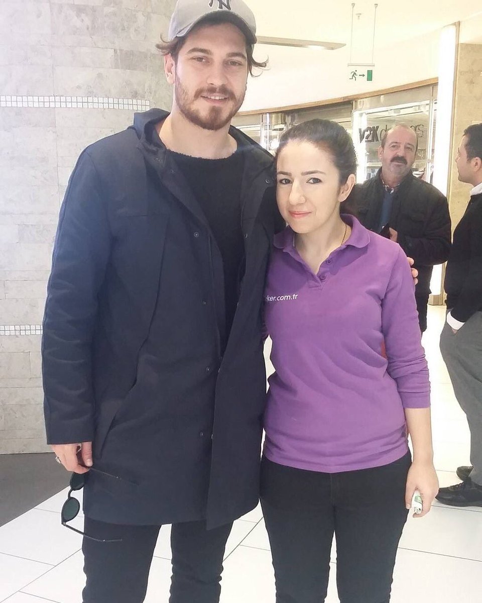cagatayyfanclub's tweet photo. Çağatay Ulusoy ve hayranı. @cagatayulusoyy https://t.co/1EG5S0FFzX