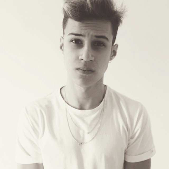 _vilhenaaa's tweet image. 