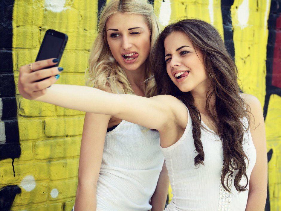 How Teen Girls Use Sex Selfies And Social Media To Sell Themselves Scoopnest