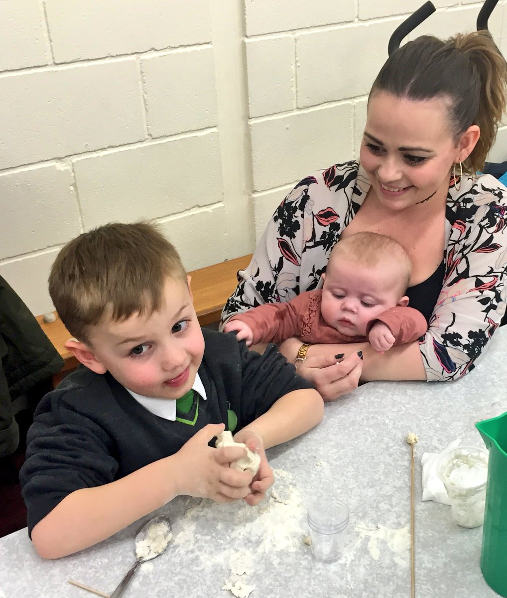 OnoFnlomce_net's tweet photo. Topic celebration #LRAY1W #LRAY2 #amazingparents #piratebiscuits https://t.co/sGGcHahJEn