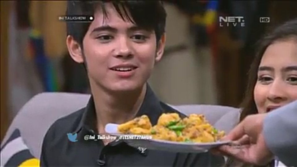 AliciousJambi__'s tweet photo. Gitu banget bang 😂  #AliandoAtHutIniTalkShow https://t.co/hbwT3qv7ao