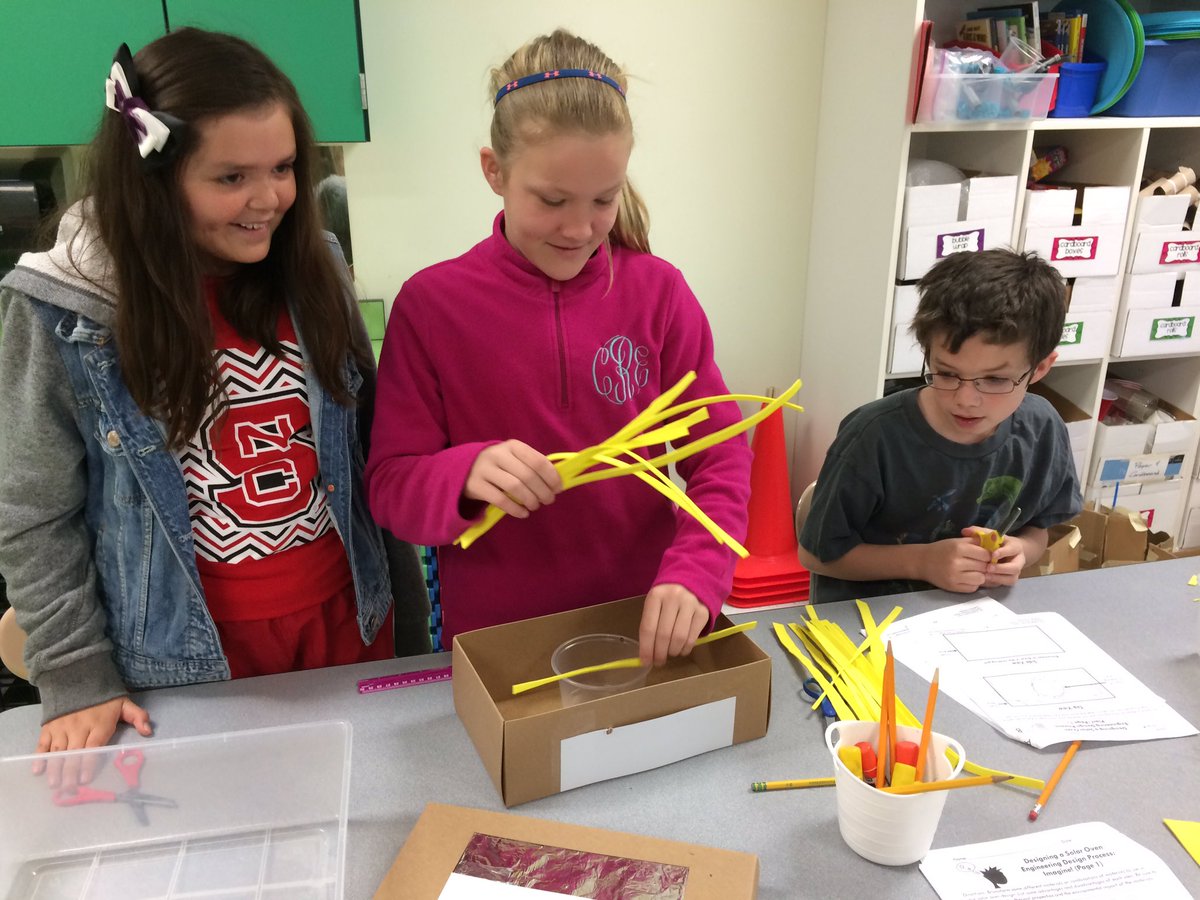 RootElem's tweet photo. 5th Graders explore the best insulators for their solar ovens. #greenengineers♻️ @stemrootelem @STEM_WCPSS https://t.co/hdxqG3GUel