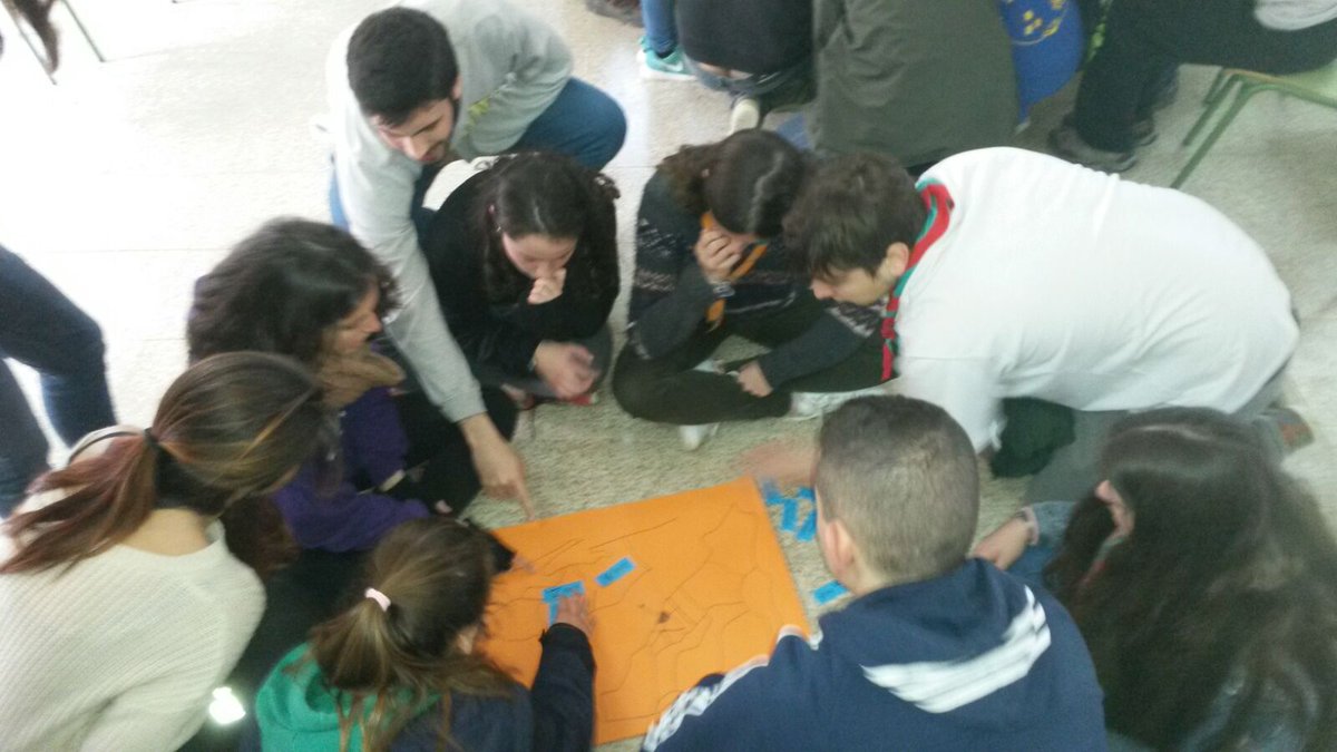 esplaisMCECC's tweet photo. Aquest matí els alumnes dels cursos han conegut una mica més el Moviment!  #SomMCECC! https://t.co/ENVcd2XuyI