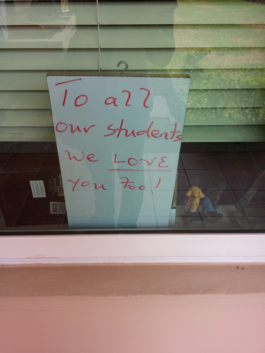 InkMag's tweet image. See the stafulty love in action. #LetsBe #LetsBeLovers #LetsBeASCweek #ASCWeek2016 cc: @Ashesi @AshesiSC