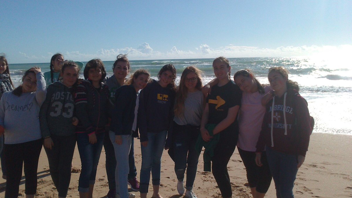 Club_lacasa's tweet photo. Nuestras chicas están disfrutando muchísimo #Torreciudad y #Cádiz https://t.co/HAhRg4LXjF