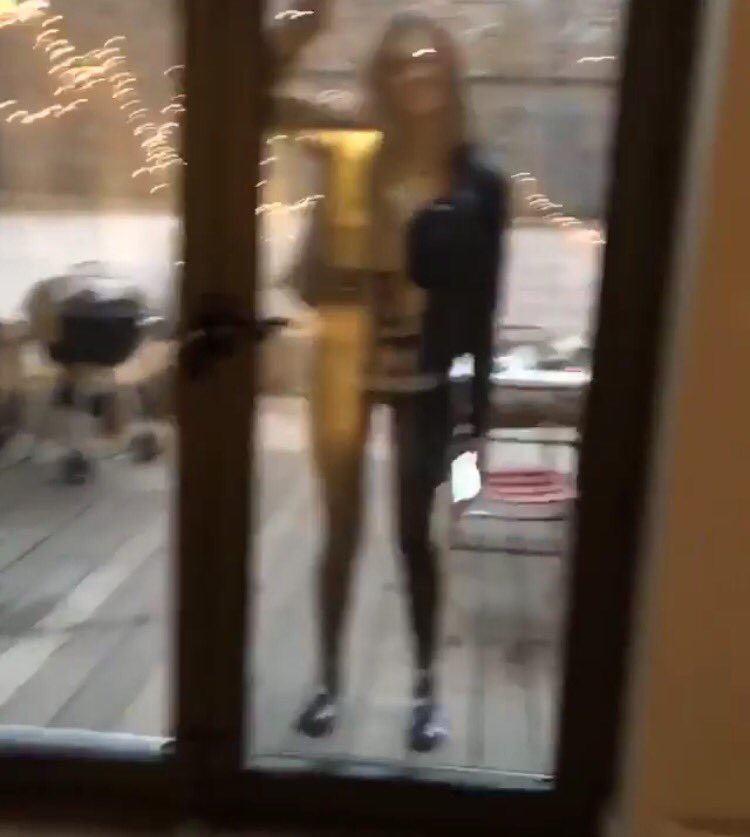 That awkward moment when you locks yourself out. And then realize it was open the whole time😂😂😔🔫🔫