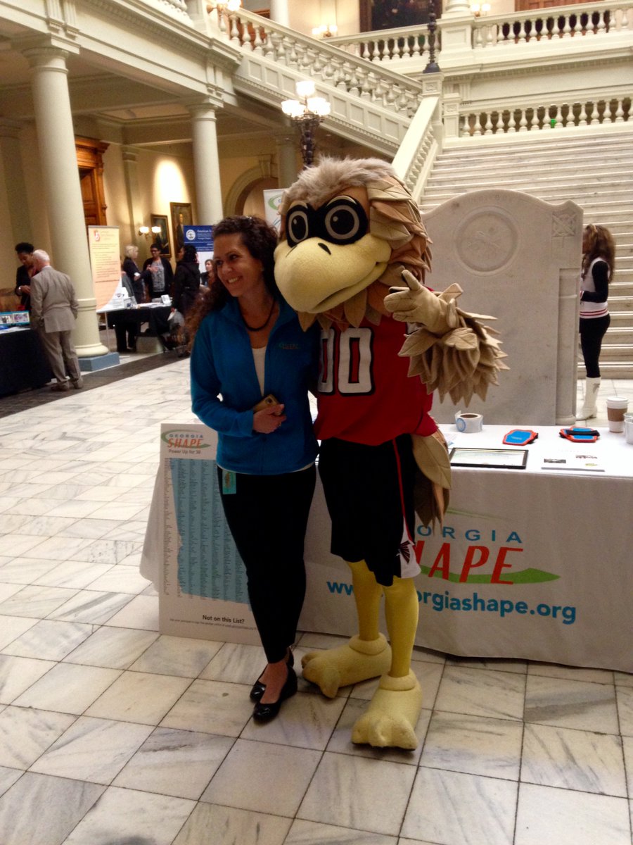 GeorgiaShape's tweet photo. We loved having Freddie the Falcon from @AtlantaFalcons join us for #GeorgiaShapeDay! https://t.co/rRzoFdp08S