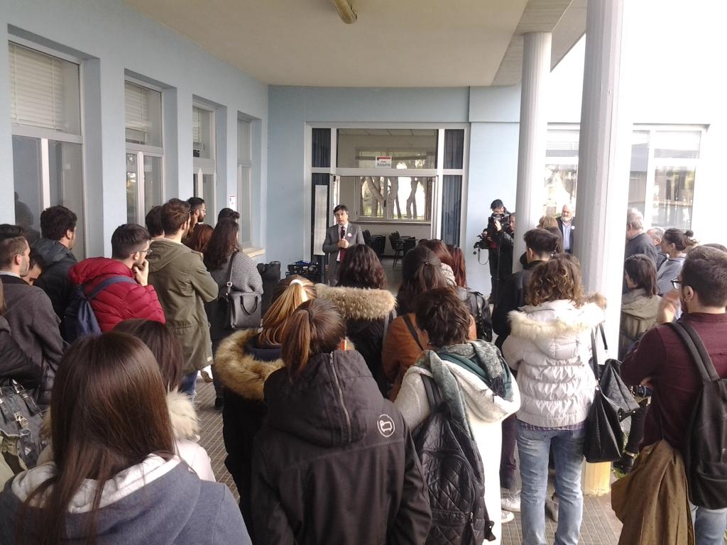 UniCamerino's tweet image. Corradini: laurearsi conviene. Laureati italiani tra i più competitivi in Europa #primaverauniversita #unicam