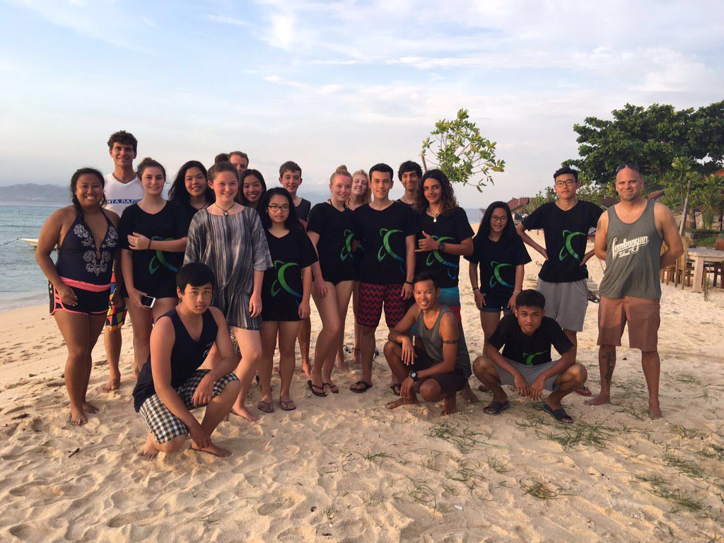 MakLydia's tweet photo. What did YOU do last week? We went on a dive trip to Nusa Lembongan!!!#bluecornerdive #TISExperienceweek #TISmacao https://t.co/qH6gKIEvNy