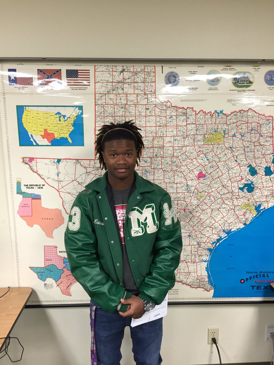 jthomaskbjh's tweet photo. 2016 MEC graduate Lateric Harper! #lobofactor https://t.co/wpEl1rwqfl