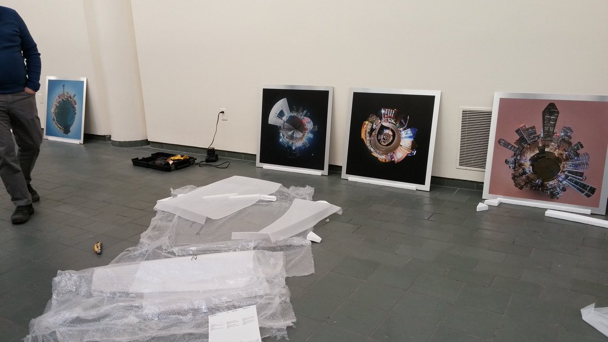 LoicPravaz's tweet photo. Installation d'une nouvelle expo #galerieportmaurice#saintleonard #villedemontreal #artsinmontreal https://t.co/30KFmSMai8