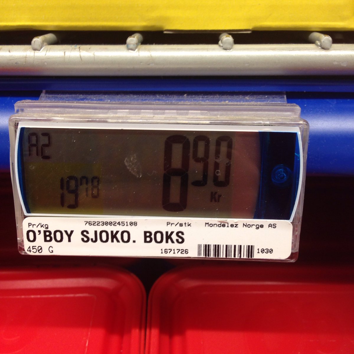 Miniskinstaden's tweet photo. Ser ikke helt greia med refill-poser når de koster det dobbelte av boksen per kg?!? @REMA1000 #Oboy https://t.co/dqEgi29Xvh