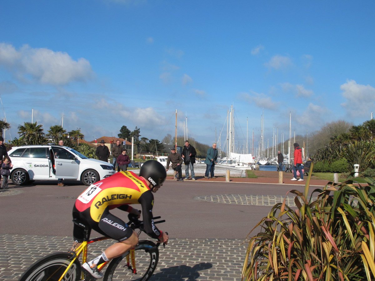 Ville de Carentan tweet media