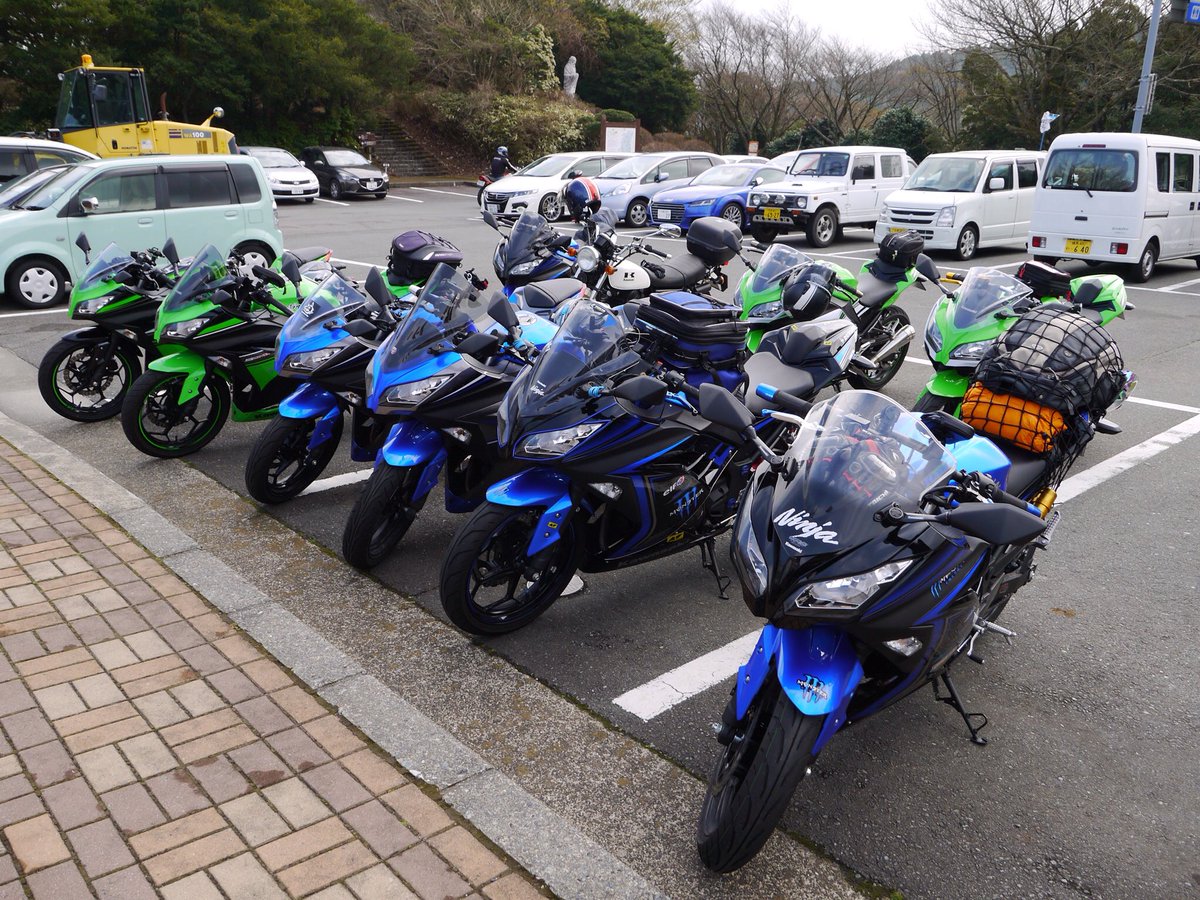 tadaima67's tweet image. Ninja250 19台で伊豆ツーリングしました。そのうちの9台です