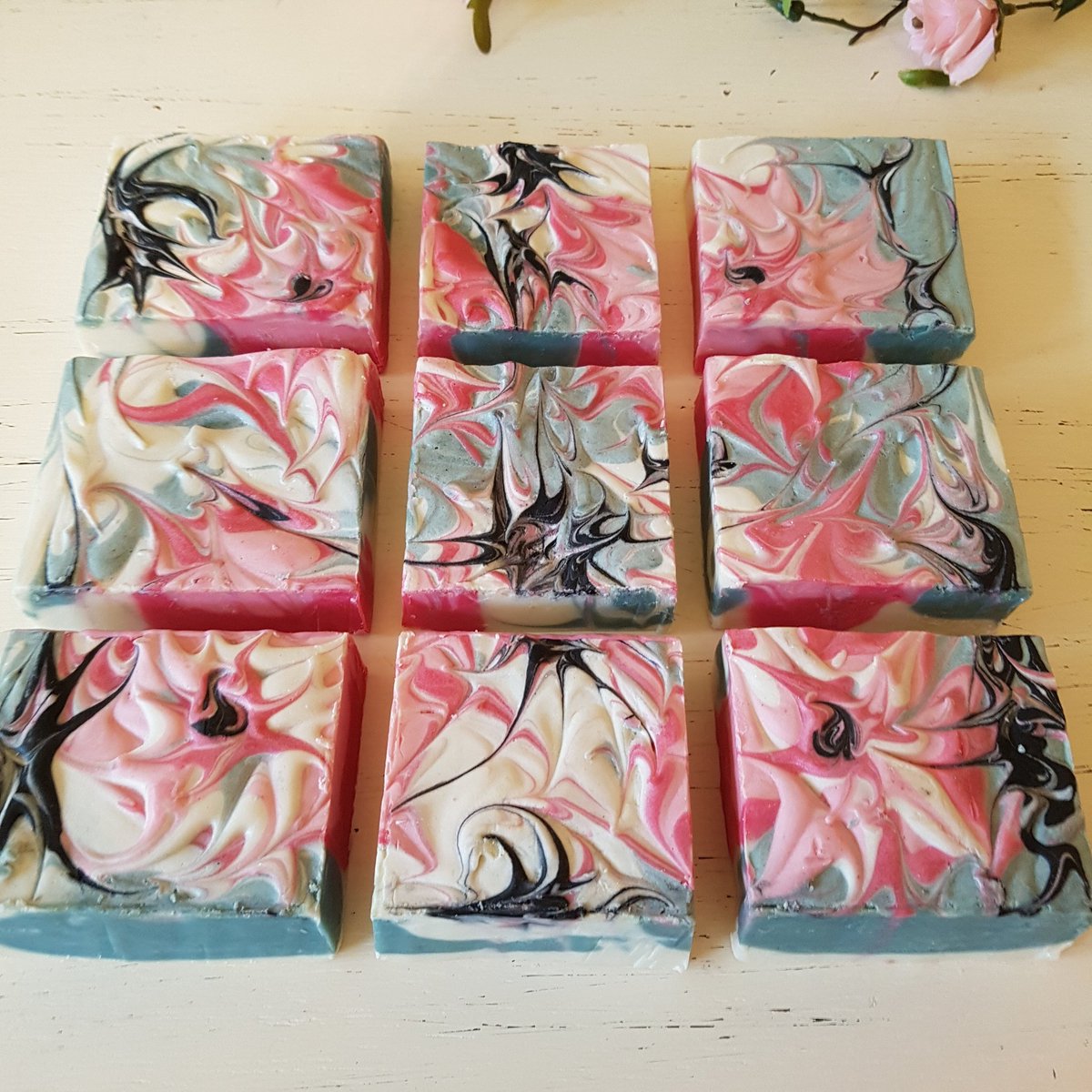 soapsnbombs's tweet image. Jasmine soap bars all cut 😊🌸🌸 #SOAP2016 #natural #handmade #honey #honeybees #twitter