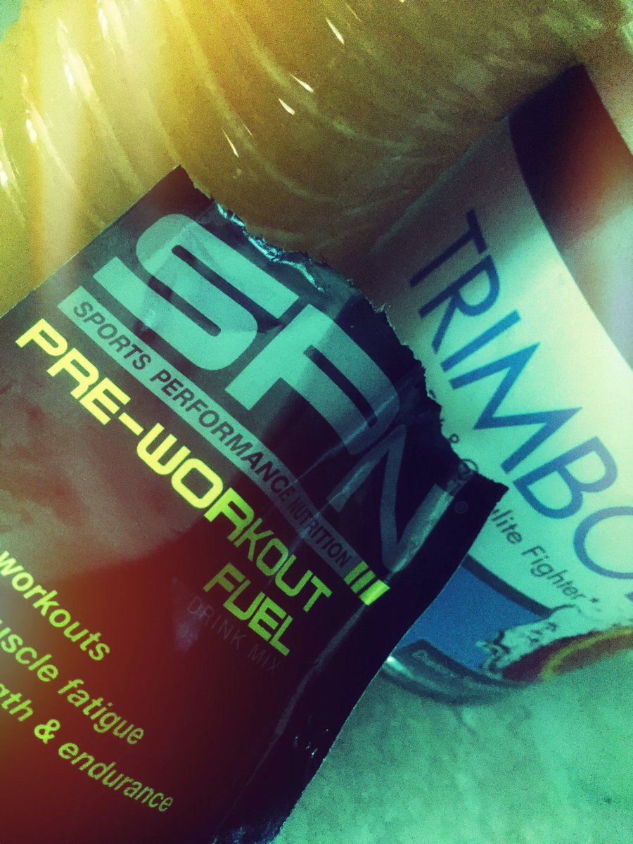 FFNMacy__Ott's tweet photo. First time trying this combo...I'm a fan! Very refreshing! 😍 fuelinnn & burnnnnninnnnn #Trimbolic #SPNfuel 💪🏼🔥💦 https://t.co/c16KIAxK4B