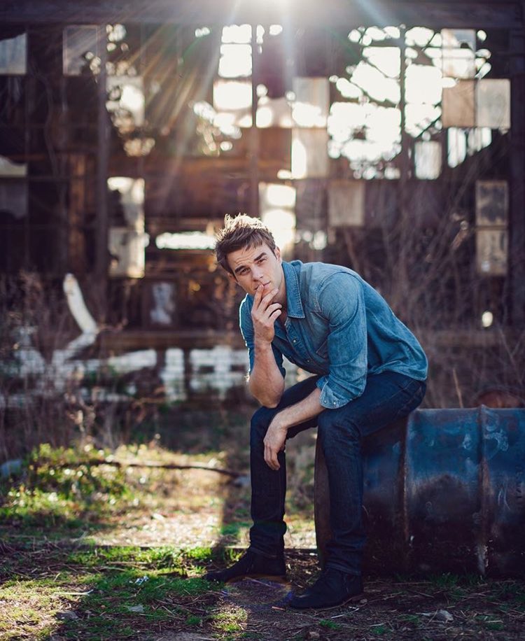 gdrjfranco's tweet photo. » will you show me love as we get older and I'm falling at your feet https://t.co/vPxNFAyaa8