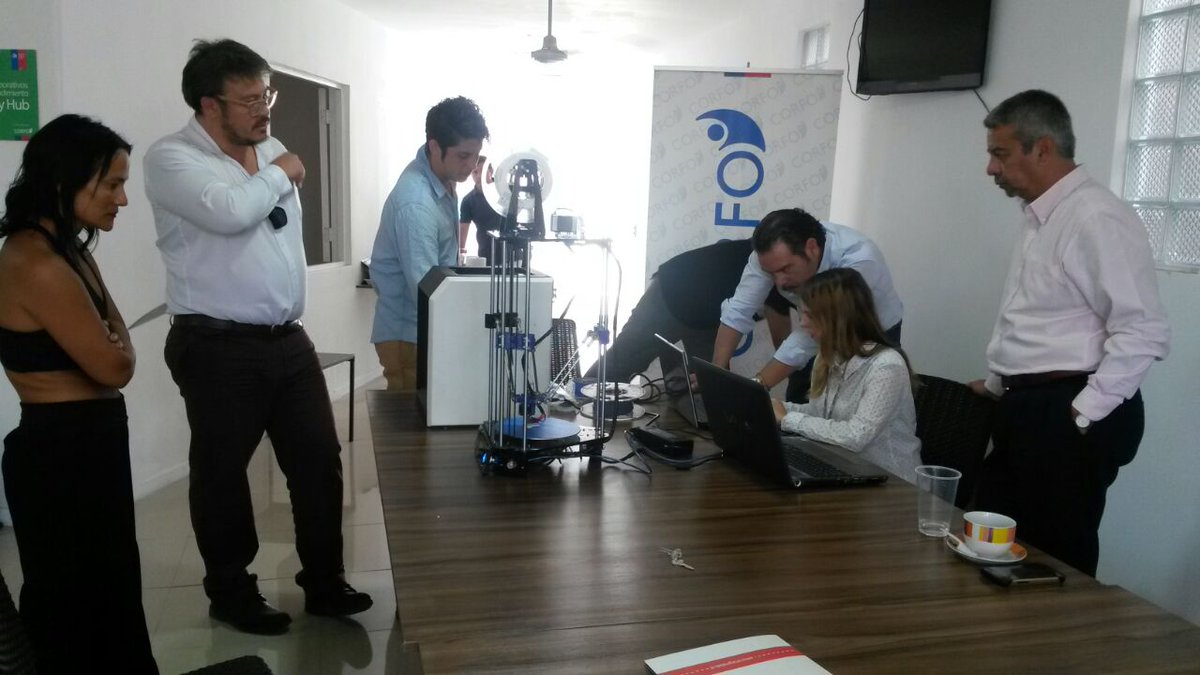 Corfo's tweet photo. #Arica DR #Corfo en presentación proyecto @DB3Dchile apoyado por #PRAE que lleva la impresión 3D a la región https://t.co/EnXlhgkKuB