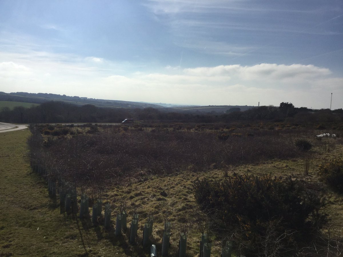 AerohubEZ's tweet image. view from @AerohubEZ Business park want a sea view like this?  #Cornwall 's best location. bit.ly/1RazgZ9