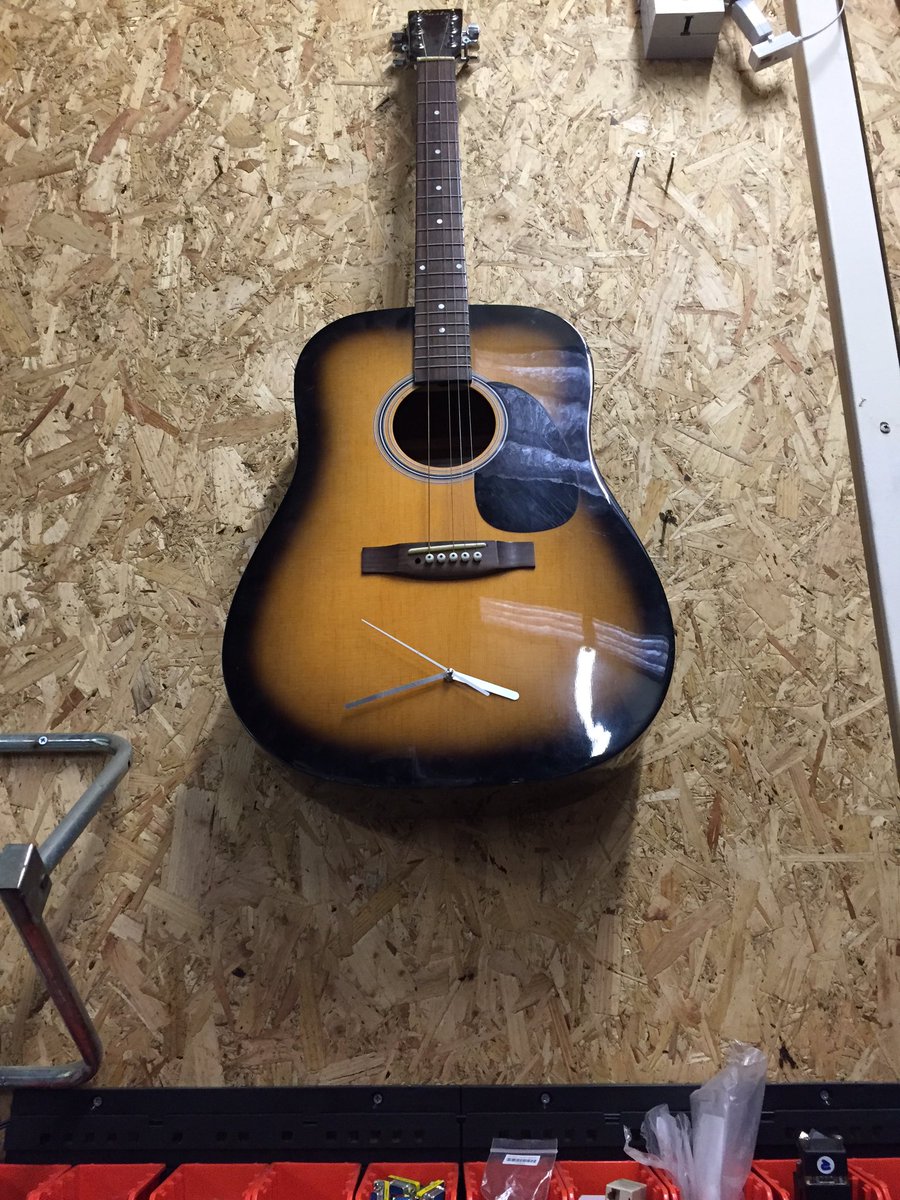 ChrisW1704's tweet photo. Following on from the success of drum clock is guitar clock! Now in @ReecePro 's warehouse! https://t.co/o6TRnHJ3D1