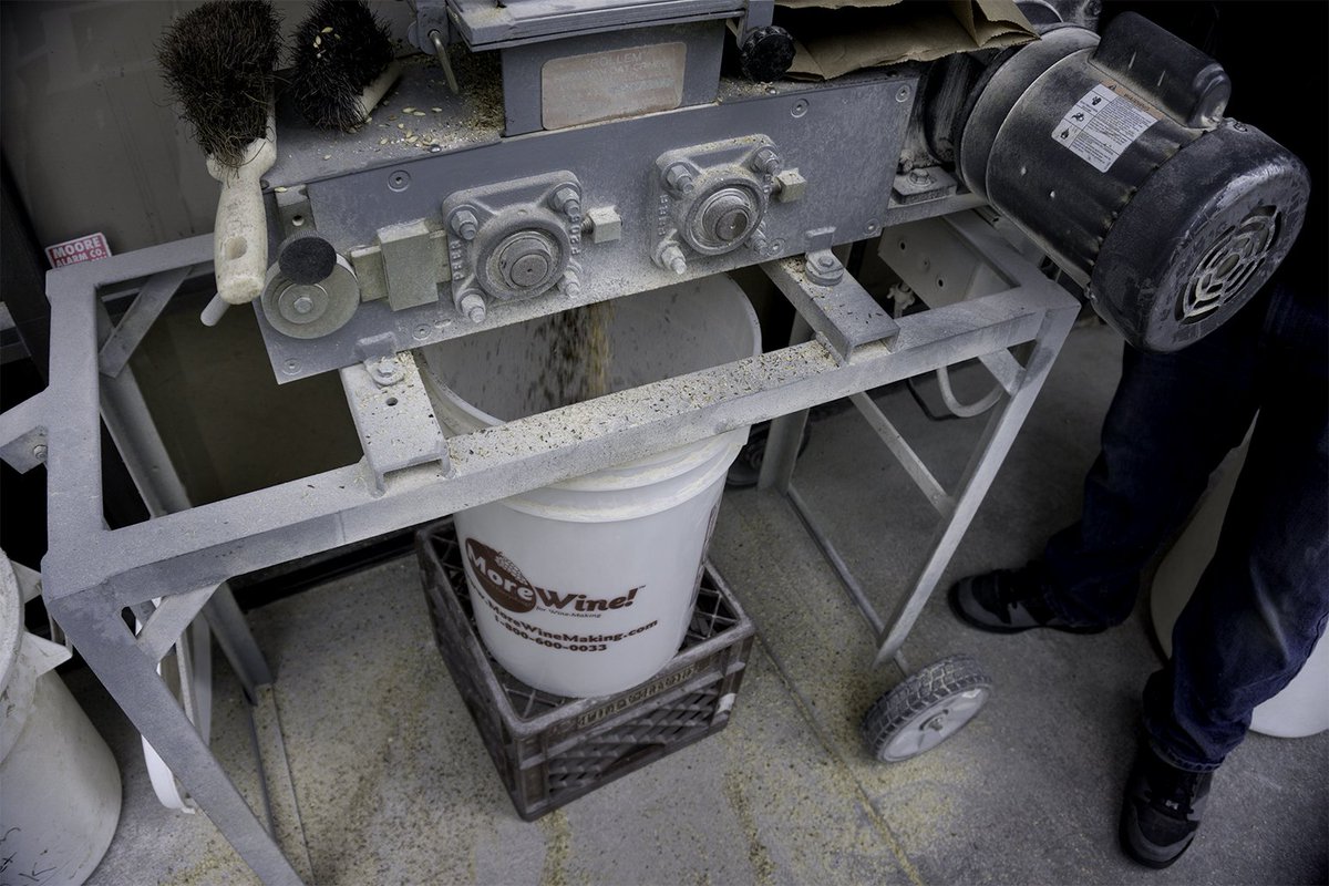 wehomebrew's tweet photo. This milling setup rocks! Use #wehomebrew to be featured on https://t.co/H9V07PzMdi! #homebrew #craftbeer #beer https://t.co/4YBdwUQPQ1