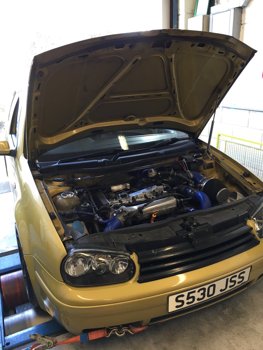 MythicChannel's tweet photo. @Bridgwater_Coll #dynoing the slammed Mk4 Golf of Mr Dave on my course NICE. https://t.co/EZiEyjkA9l