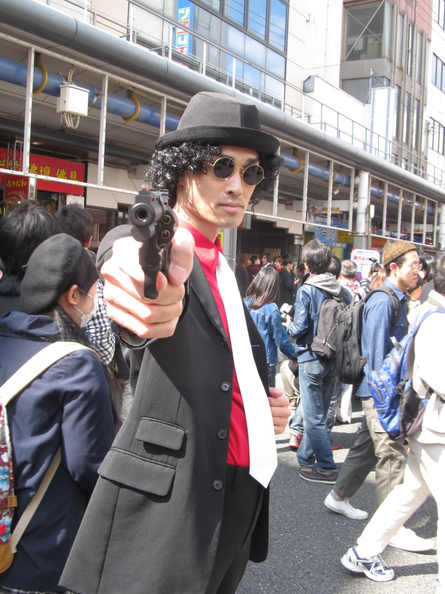 てけ めがねっ子推し これもあげておこう ストフェス16 探偵物語 工藤俊作 松田優作 コルト パイソン構えたポーズも決まってるけど 工藤ちゃんといえばコートのポケットに手をつっこんでピストル隠し持ってるふりもやって欲しかった T Co