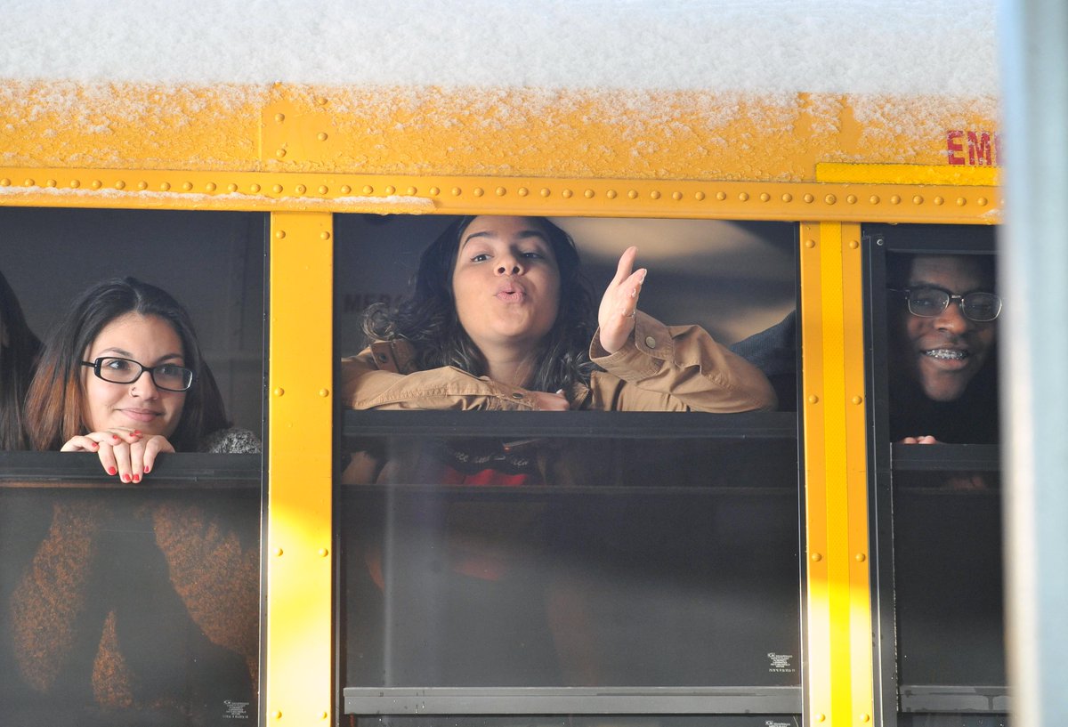 cmatthews_dj's tweet photo. World language students from VHS leave for Spain and France https://t.co/7Ce7glnfli  @VLDSchools @thedailyjournal https://t.co/DXx1Iv3ks5