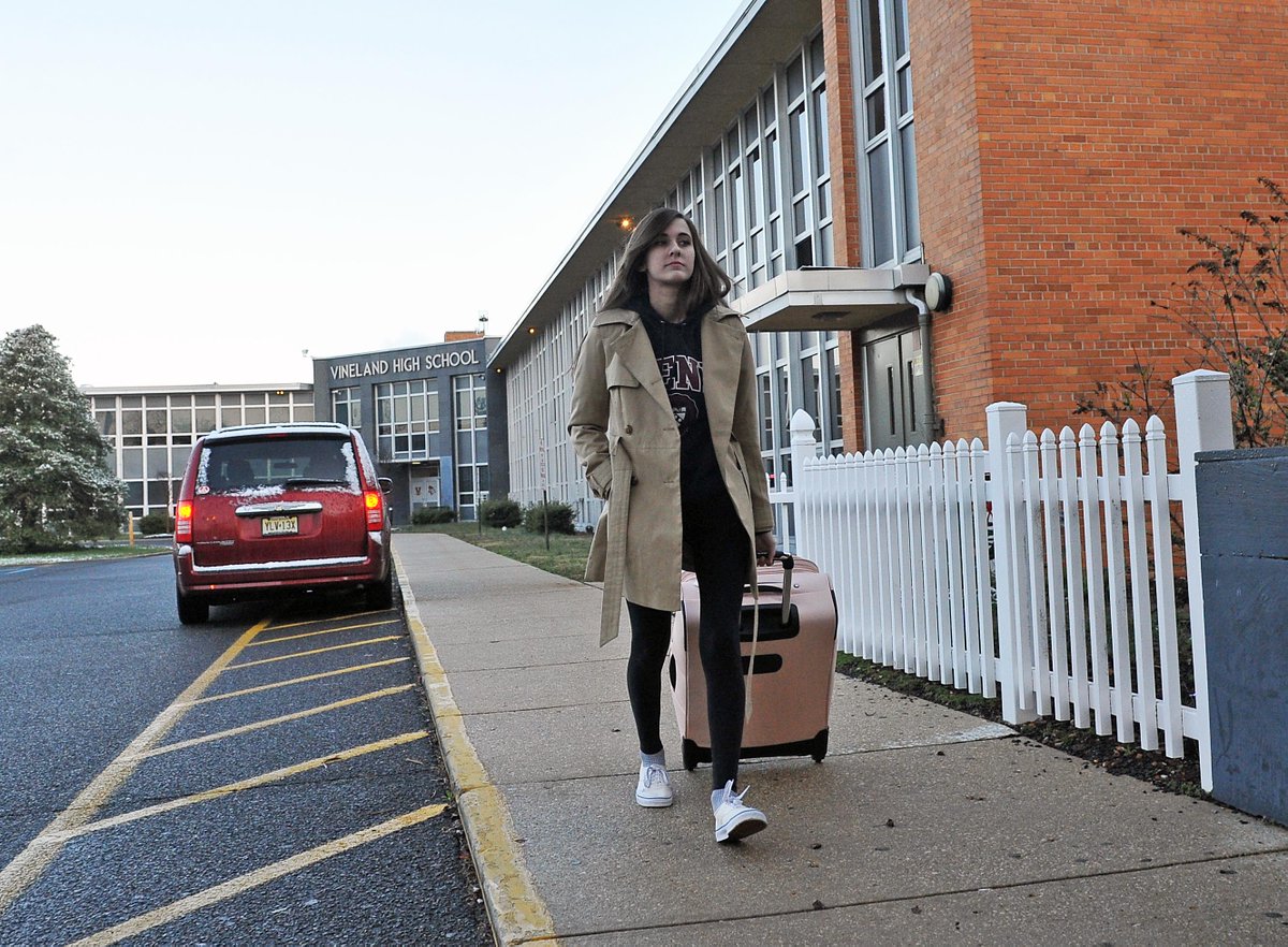 cmatthews_dj's tweet photo. World language students from VHS leave for Spain and France https://t.co/7Ce7glnfli  @VLDSchools @thedailyjournal https://t.co/DXx1Iv3ks5