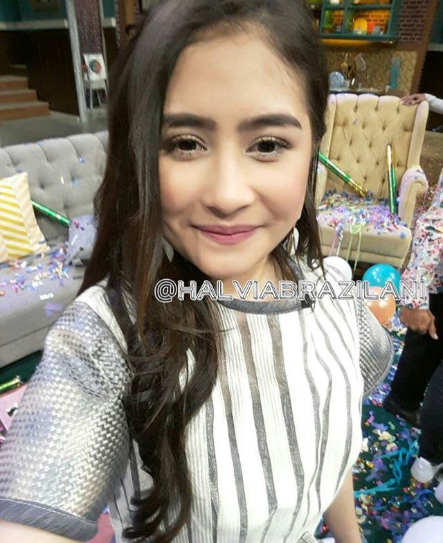 PrillversLMBK_'s tweet photo. Terimakasih banyak syg @PrillyBie sudh menghibur dengan tawamu❤️ always happy yaa cantik😘😘 https://t.co/c1WfpU7F2K