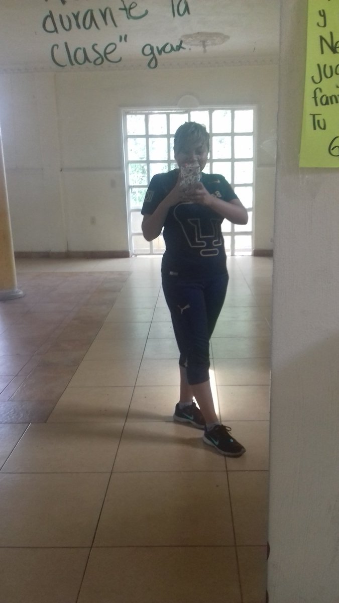 Anniithha's tweet photo. Con toda la actitud en clase #GanoPumas https://t.co/Xhb5HazFTe