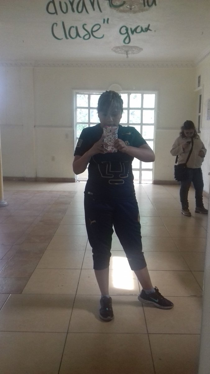 Anniithha's tweet photo. Con toda la actitud en clase #GanoPumas https://t.co/Xhb5HazFTe