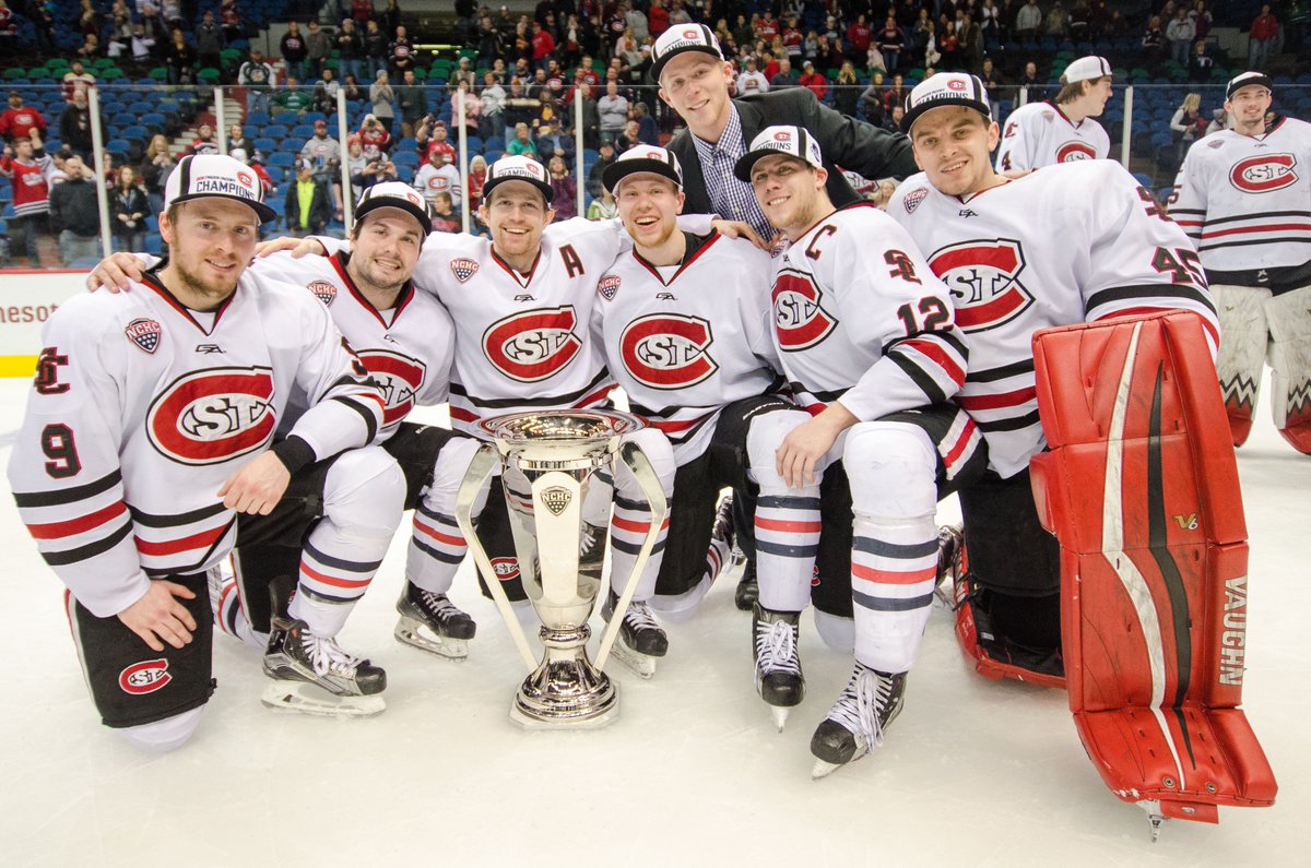 SCSUHuskies's tweet photo. @SCSUHUSKIES_MH  ranked #2 in this week's @USCHO national poll on Mar. 21. @TheNCHC #NCHCHockey #NCAAHockey https://t.co/cksY9EcGMV