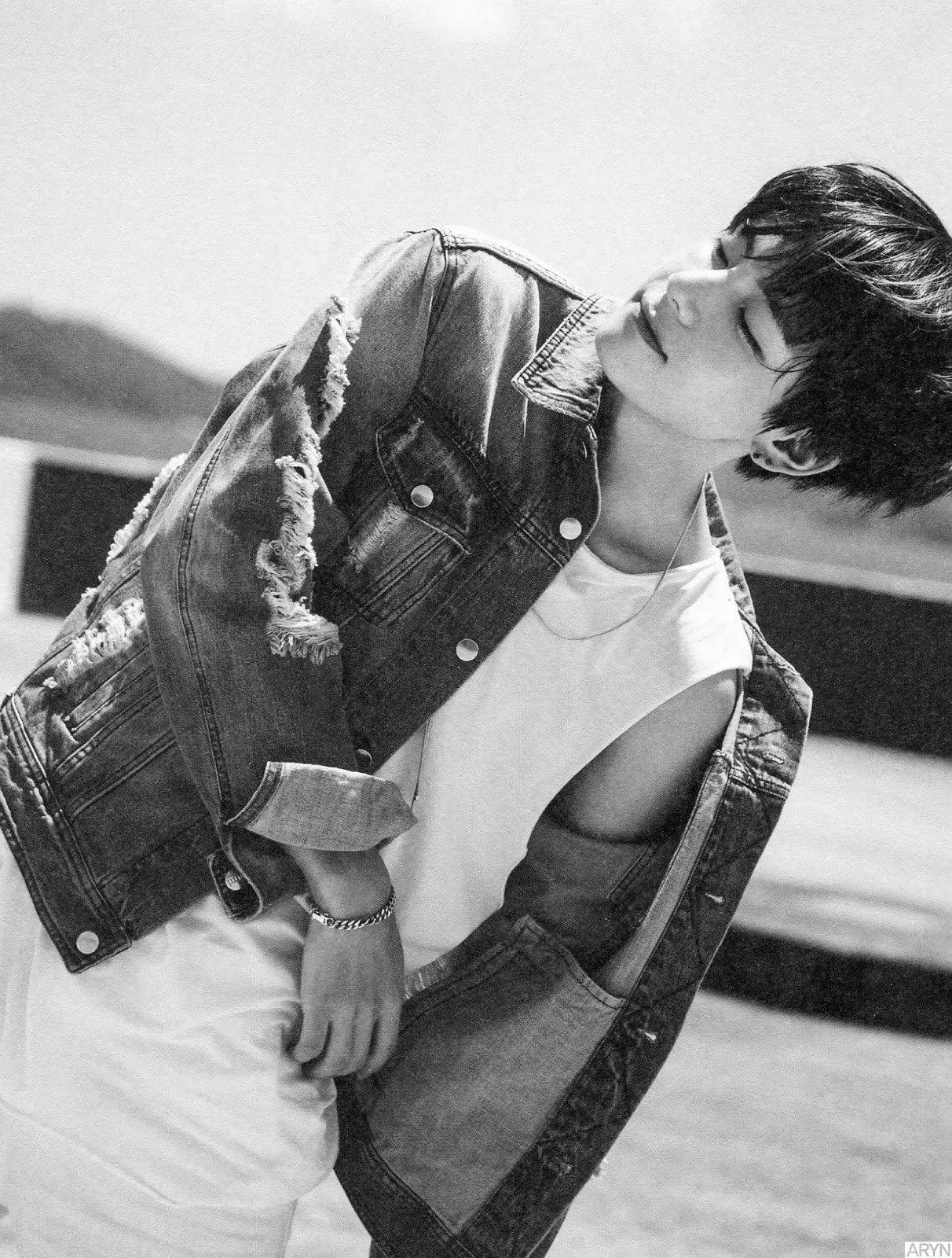 防弾少年団(BTS) - BTS オール テヒョン SUMMER PACKAGE 2015 BTS Summer Package 2015 Taehyung | Cr. chimtae