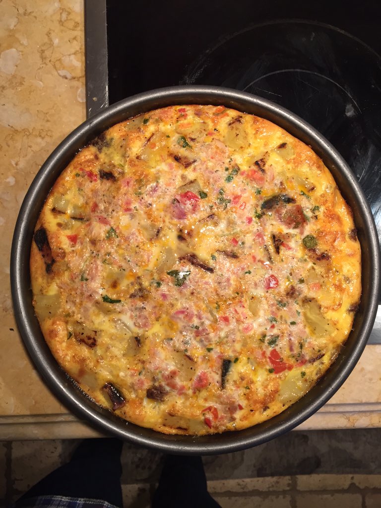 amyngibson's tweet photo. 7:30 am wake up call, made a masterpiece. Frittatas for life. https://t.co/hV5bcCNnoh