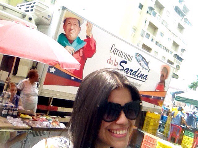 karolestefania's tweet photo. ¡CARAVANA DE LA SARDINA! #Pateandocalle #Periodismo1 #UCSAR Tercera Parada: "Parroquia SanJosé,COTIZA" @CesarEmilioT https://t.co/LQpXionzQJ