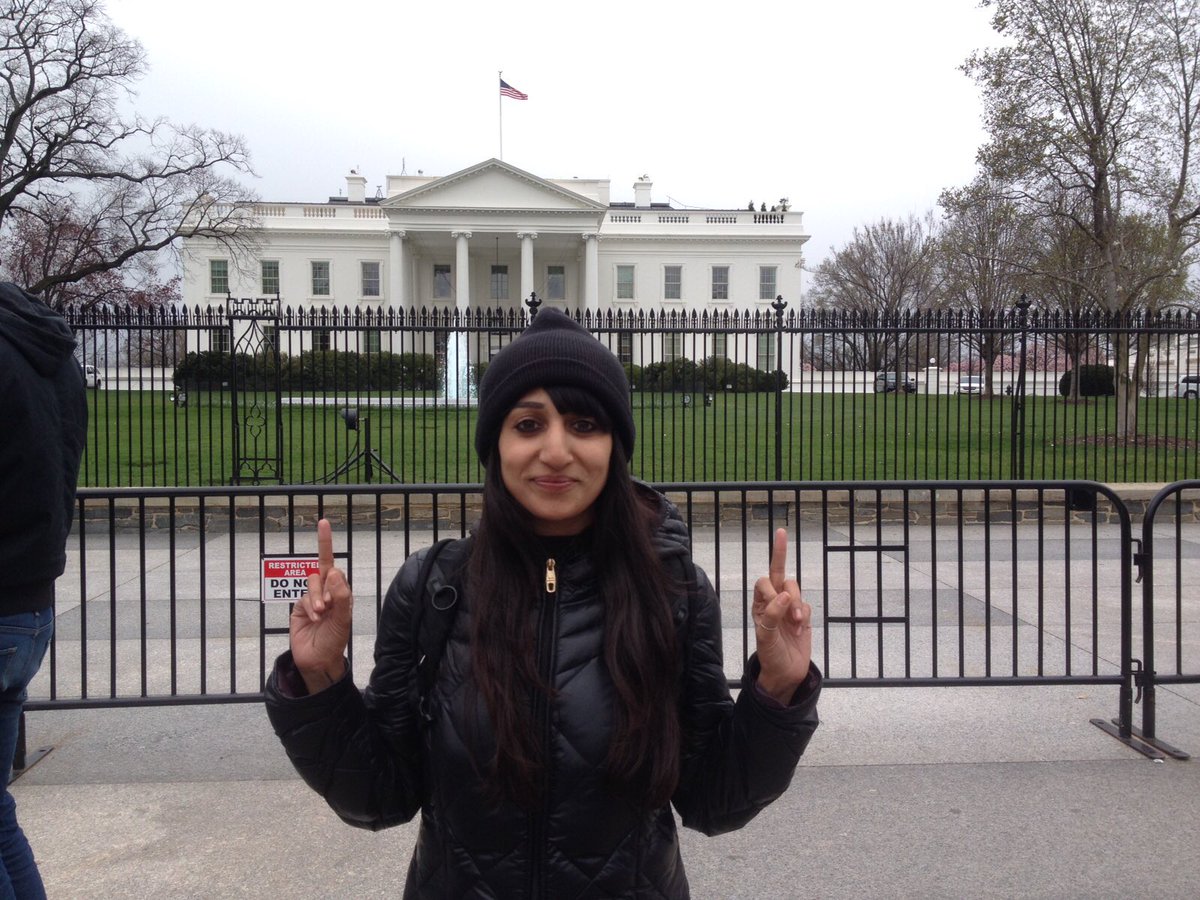 BrownNaila's tweet photo. #HeyObama #thisonetimeIwenttotheWH https://t.co/uQlSXKycDT