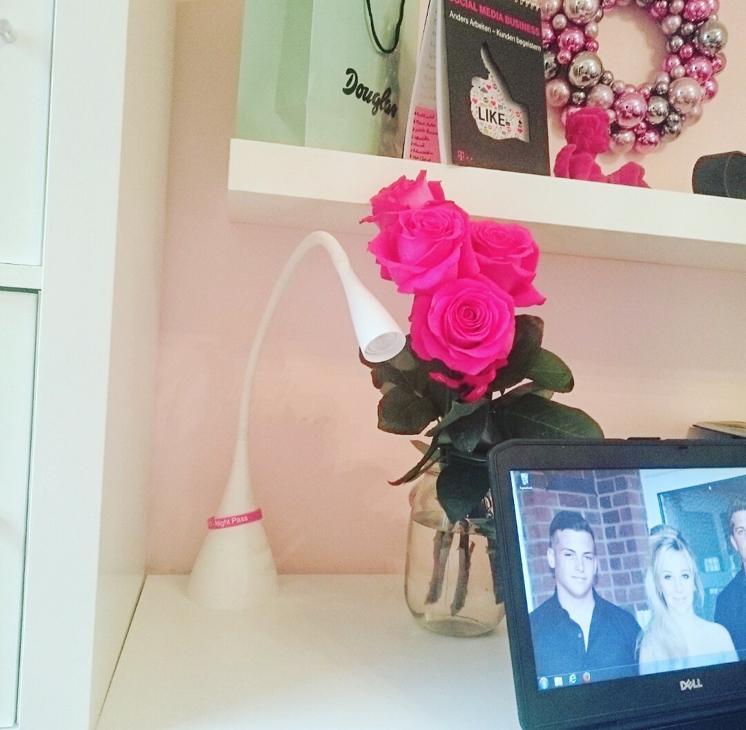 ellen_alfer's tweet photo. #meinmagenta Frühling Zuhause 😊 ich nominiere @nicole_trojahn @heikekatzsch  &amp; @lina_ochsner #telekomwall https://t.co/cf58fU72ot