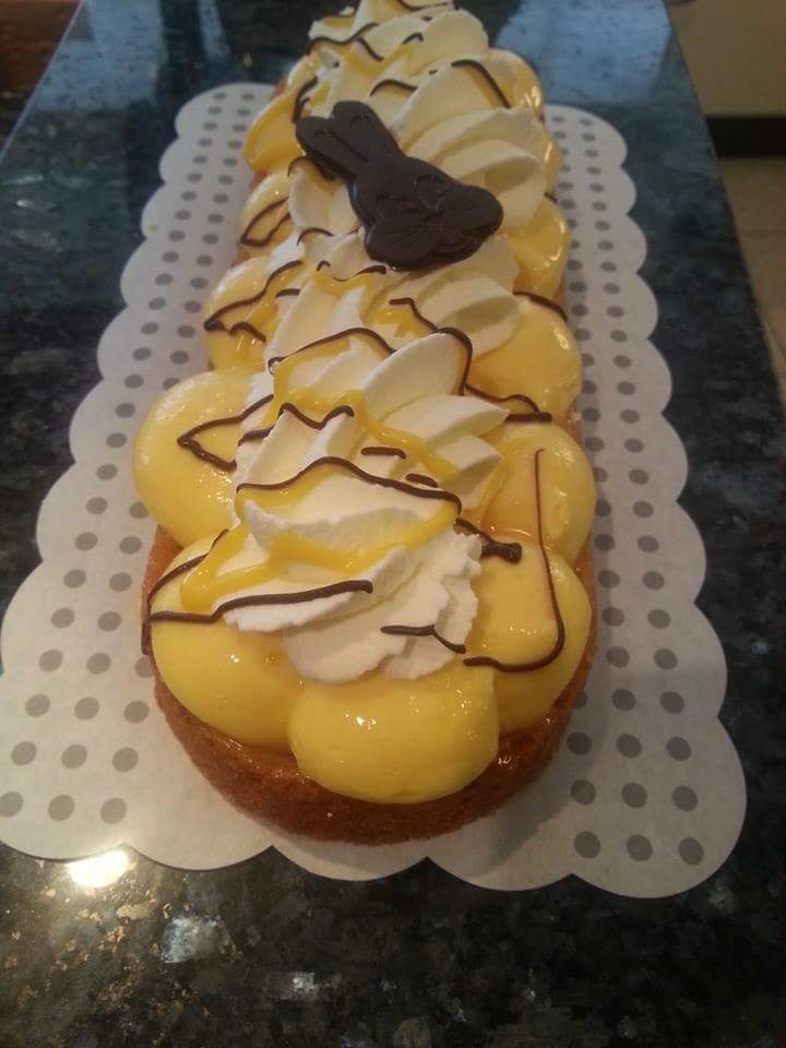 Deze week in de #aanbieding onze advocaatslof ... #pasen #breda #taart #cake