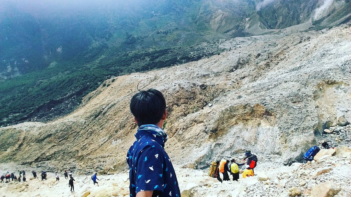 andreshines_'s tweet photo. Ada kalanya menengok walau bukan utk kembali. Setidaknya kita tau jalan itu pernah kita pijaki. https://t.co/aQBXLxIerY