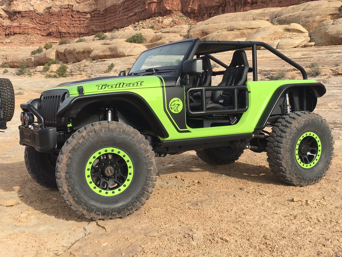 JPFreek's tweet photo. Best work day EVER! Time to drive 'em! Jeep #EJS2016 #50thEJS https://t.co/igUgR4MQnm