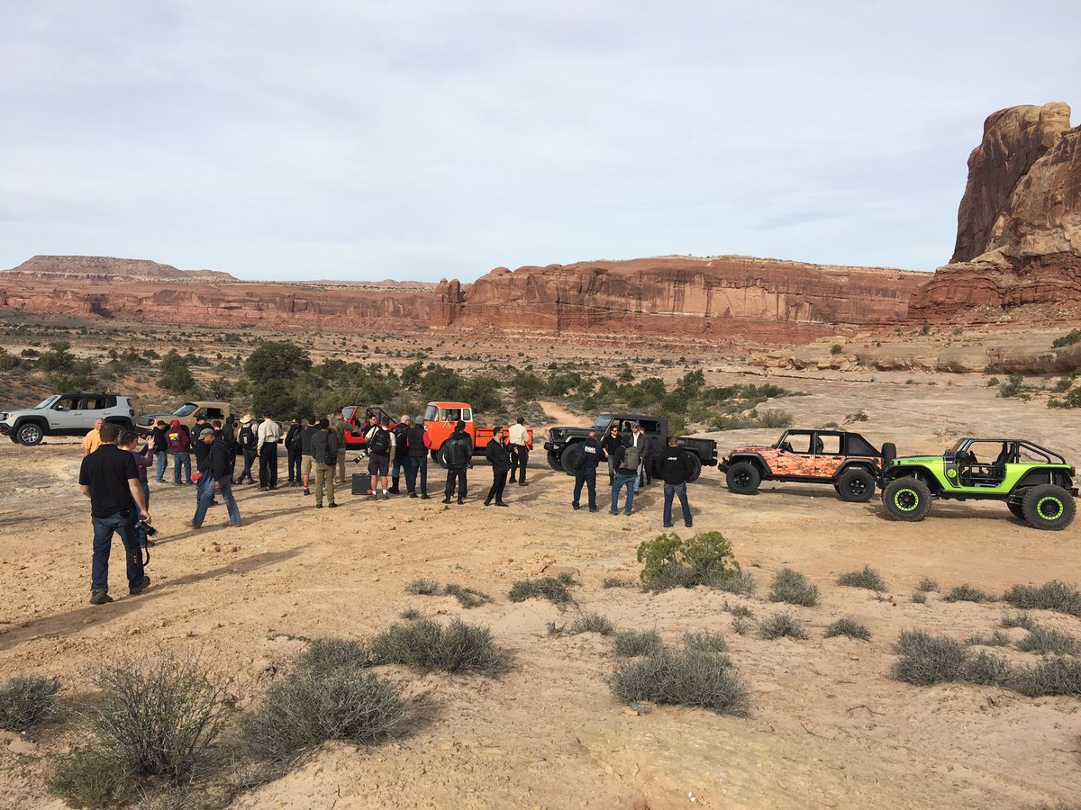 JPFreek's tweet photo. Best work day EVER! Time to drive 'em! Jeep #EJS2016 #50thEJS https://t.co/igUgR4MQnm